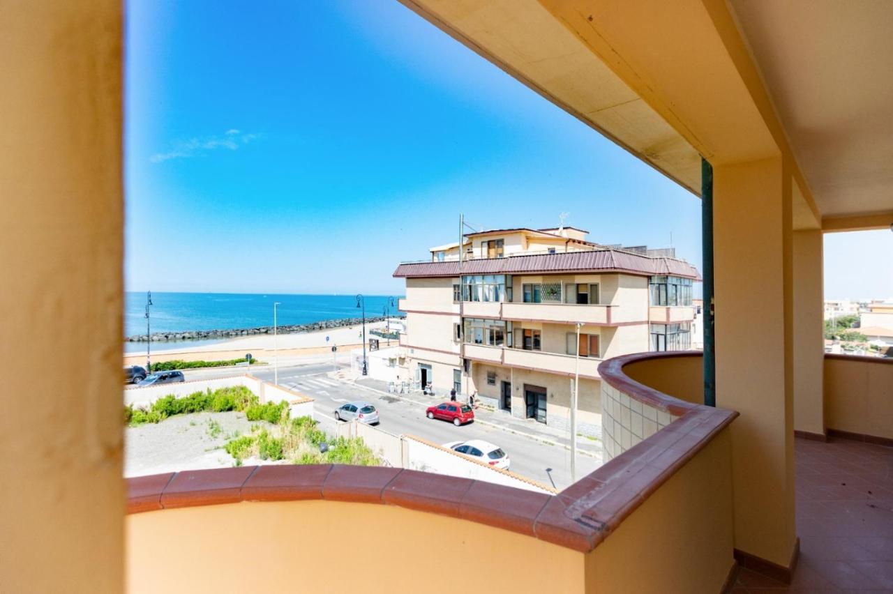 Waterfront House Fiumicino Leilighet Eksteriør bilde